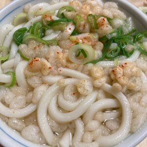 鮭とちくわと天かすのぶっかけうどん